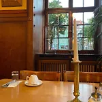 Ξενοδοχείο Schuetzen 2*